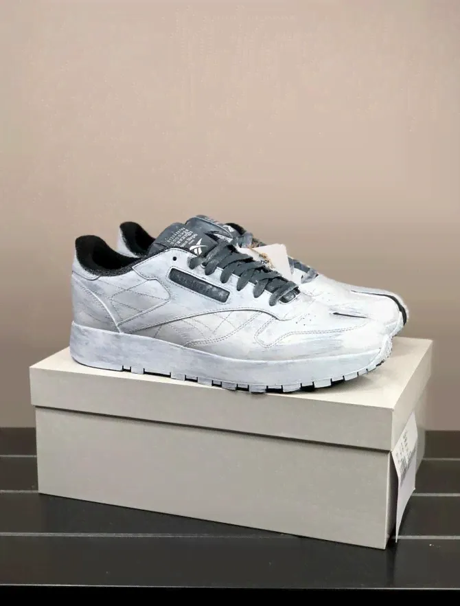 Reebok x Maison Margiela Reebok Classic Leather Tabi Maison Margiela Bianchetto