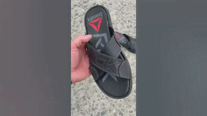 R7 чорний - Літні шльопанці чоловічі шкіряні Reebok, чорні тапочки з натуральної шкіри на літо
