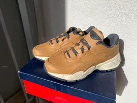 Reebok EVZN Leather