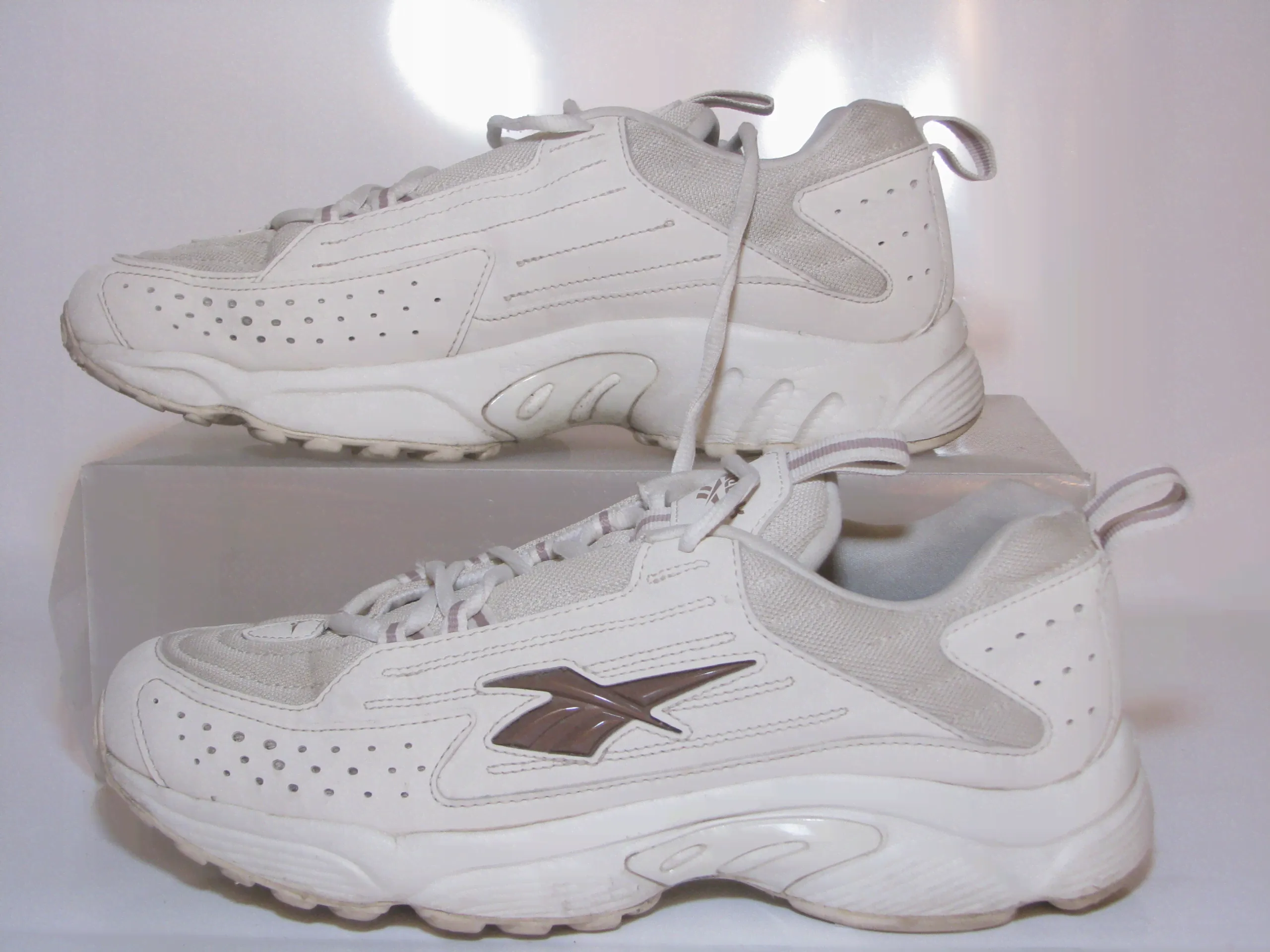REEBOK DMX SERIES 2200 EF7727 40,5 EU-0