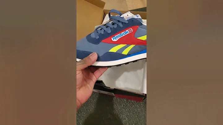 UNBOXING BRAND NEW REEBOK AZTEC 2/ AZ 2