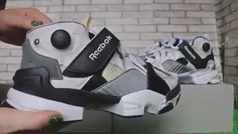 VETEMENTS x REBOOK Pump