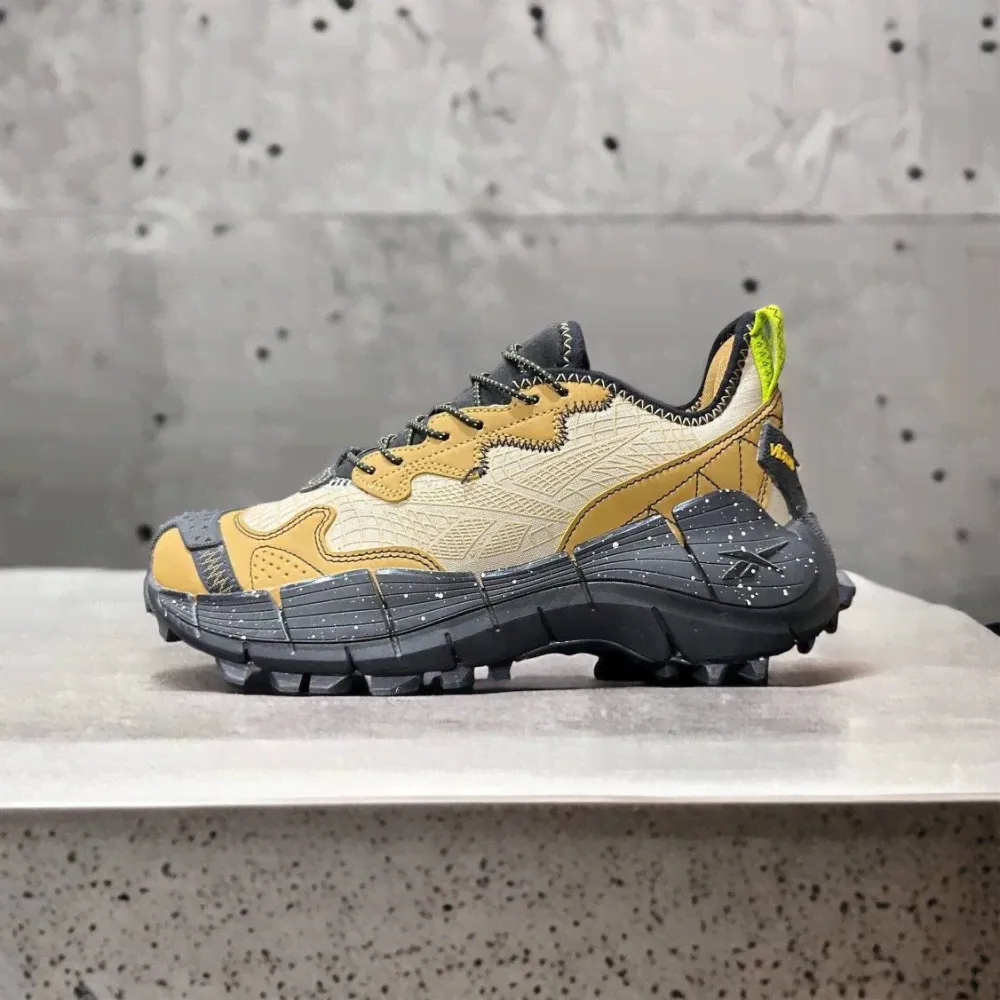 Reebok Zig Kinetica 2 • Brown-0