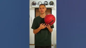 Как крутить мяч на пальце? 🏀